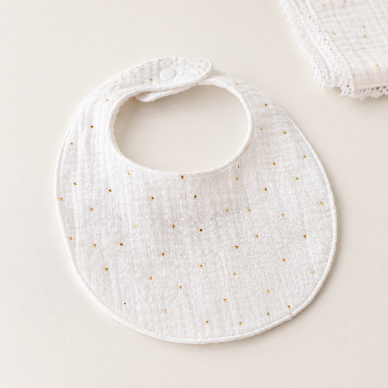 Conjunto de Musselina para Bebé — Branco com Pontos Dourados | Feito à mão